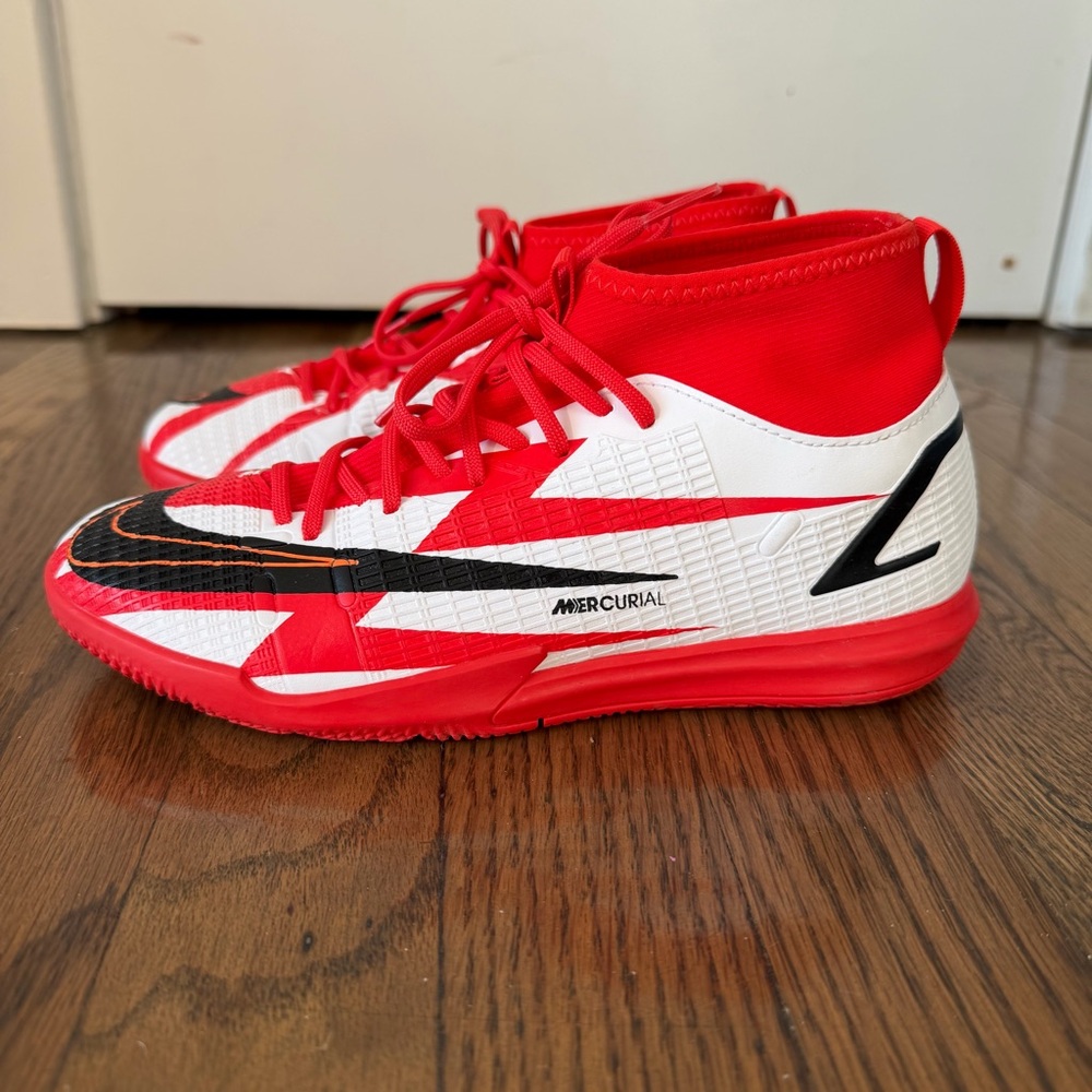 Nike Mercurial Superfly 8 Academy CR7 TF GS 'Chile Red' Size 3.5 Y